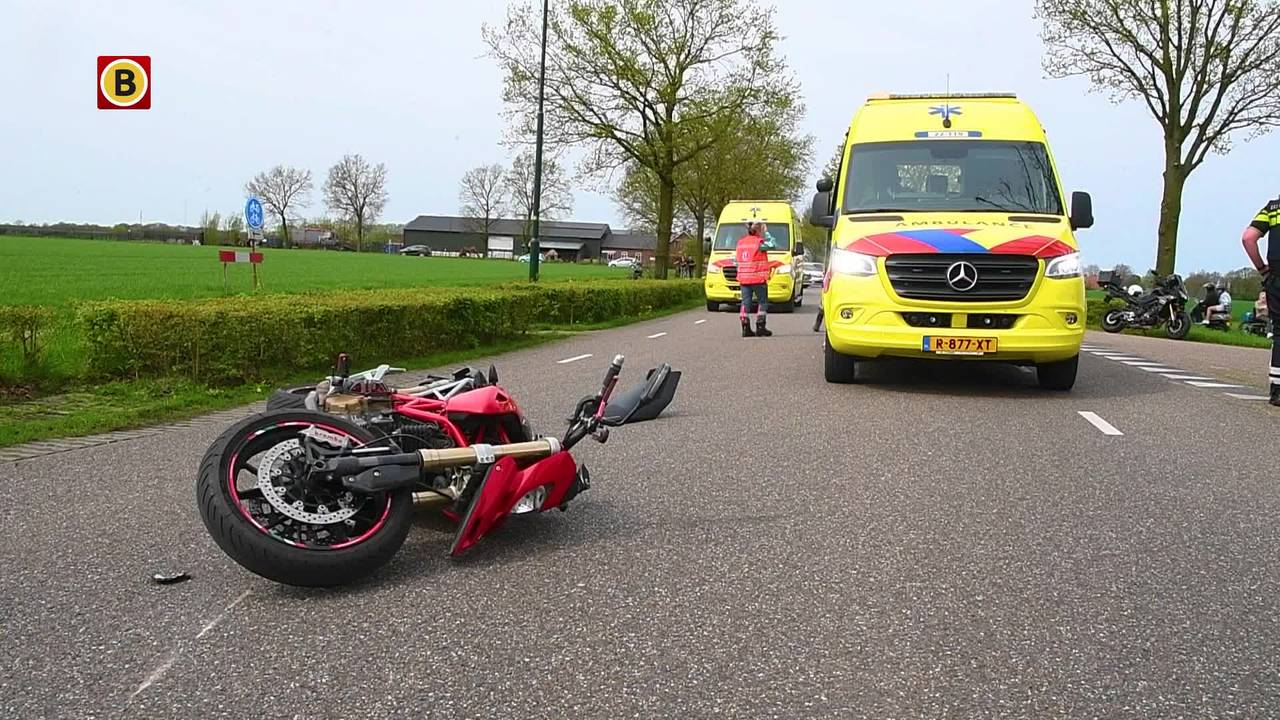 auto vliegt in brand op A2 • veel ongelukken met motorrijders.