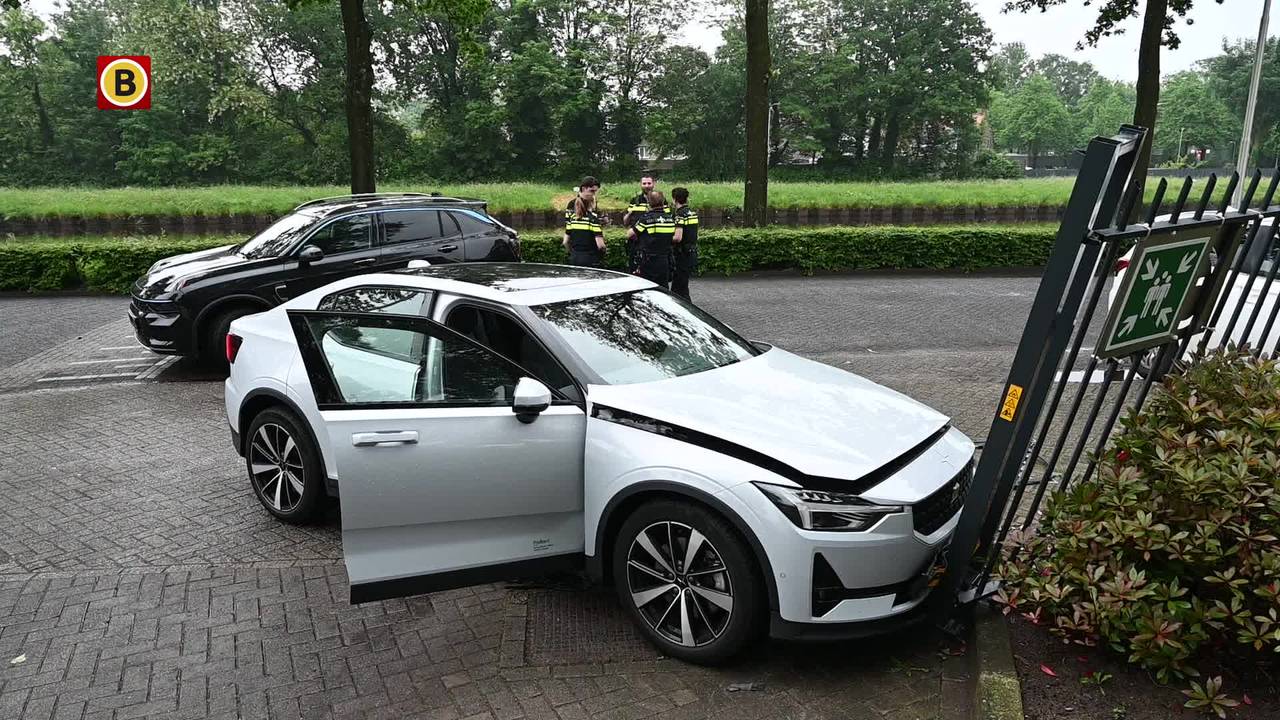 kleine kettingbotsing in Oss • frituurvet op A27.
