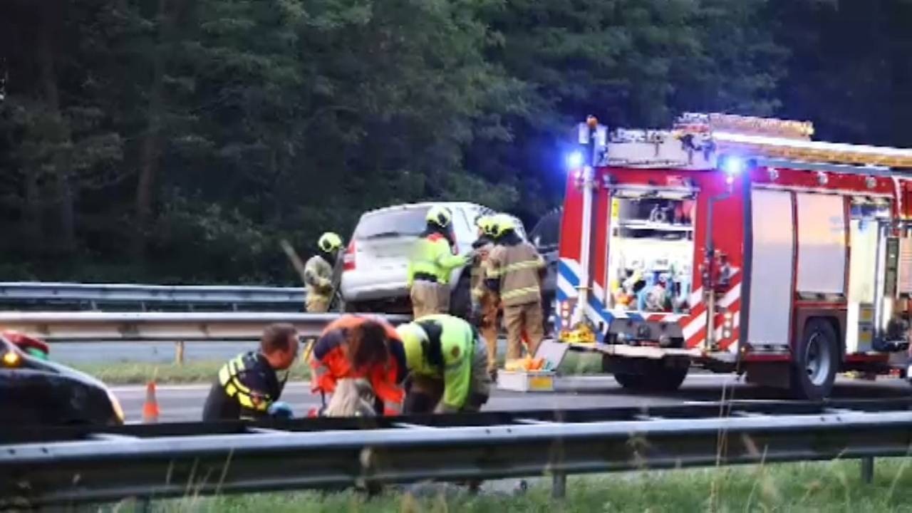 Spookrijdster ongeluk A73 overleden, medepassagier zwaargewond.