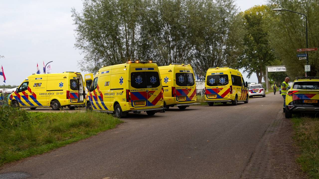 motor botst met auto • dodelijk ongeluk met zijspan.