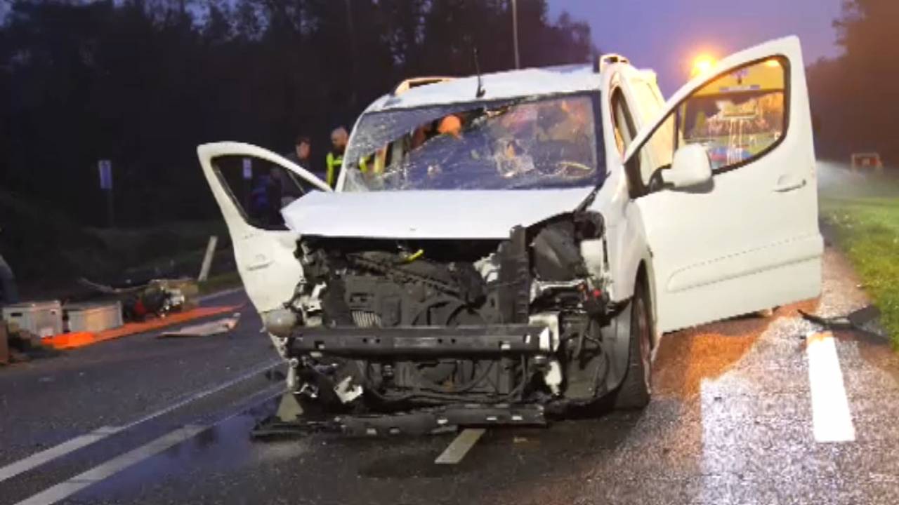 ongeluk met gevaarlijke stof bij bedrijf • oudere man gewond.