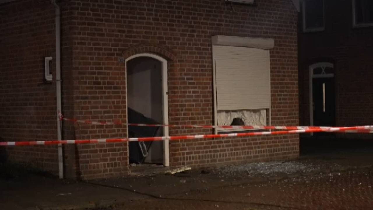 drugs gevonden • man opgepakt na botsing met lantaarnpaal.
