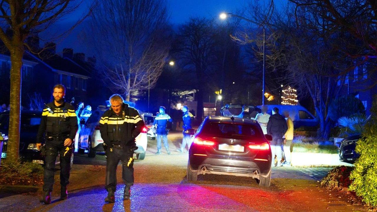 botsing tussen auto en scooter • illegaal vuurwerk afgepakt.