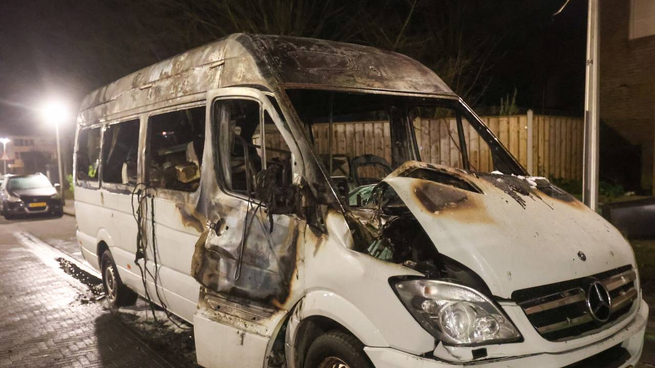 fietsster aangereden door auto • drugsdealer opgepakt.