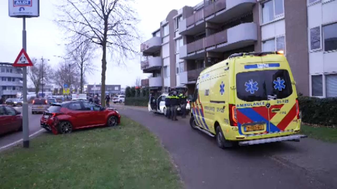 illegale prostitutie in Helmond • bestuurder bekneld na botsing.