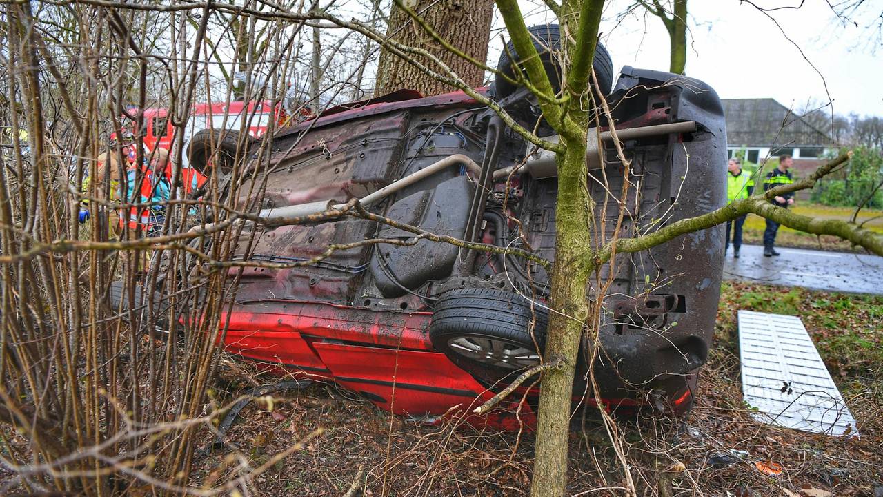 Gewonde nachtelijk ongeval • autobrand.