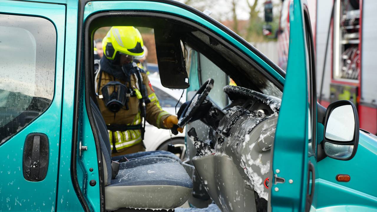 auto zit vast in wasstraat • fietser gewond na aanrijding.