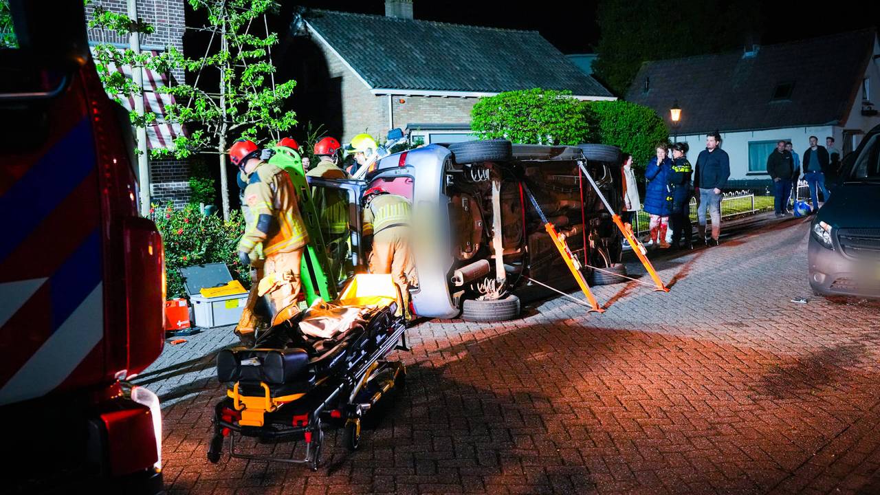 vrouw gewond bij ongeluk • dode gevonden in het water.