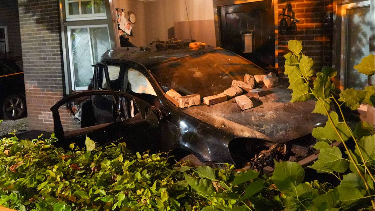 Tweede ongeluk Beek en Donk: weer auto met lachgascilinders.