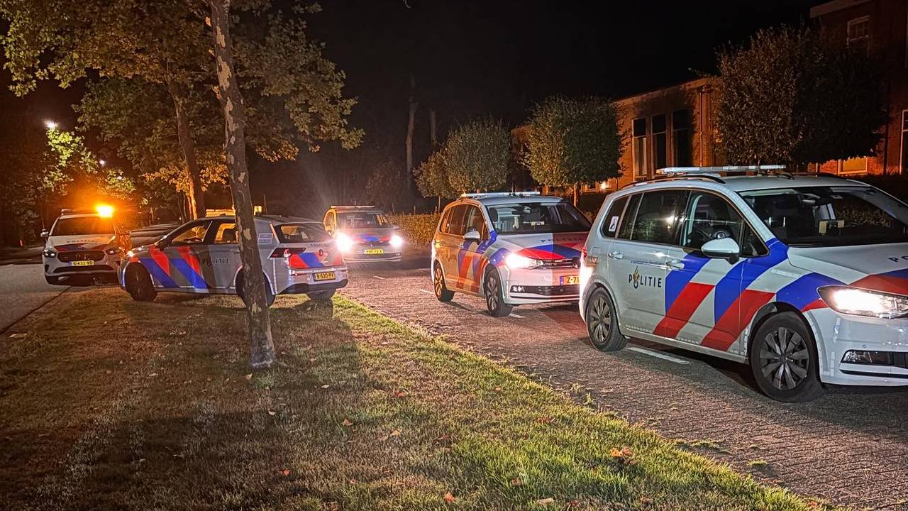 Agent aangedaan na carmeeting: 'Hoorde belaagde collega's op portofoon'