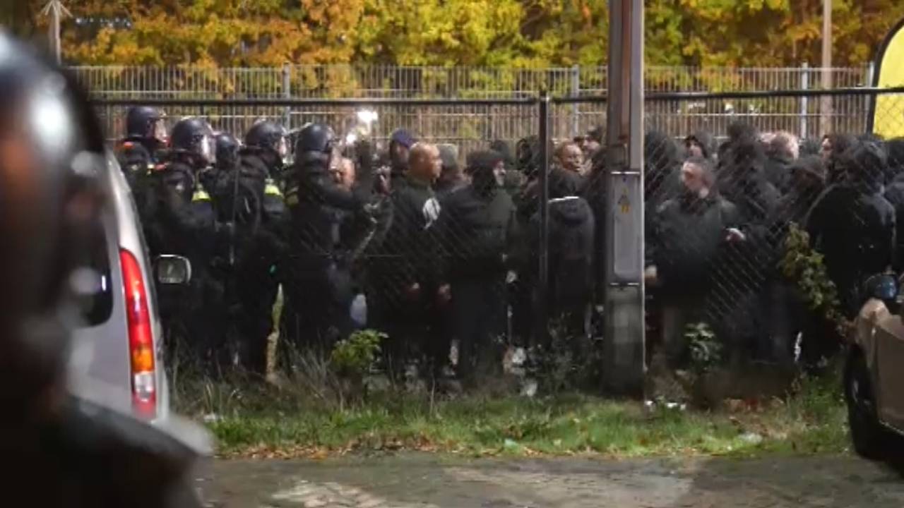 230 Napoli-fans en 4 PSV-supporters opgepakt, mogen niet naar de wedstrijd