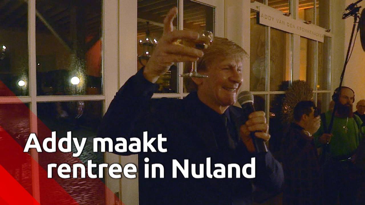 Met de opening van zijn 'Addy Experience' heeft couturier Addy van den Krommenacker dinsdagavond zijn rentree gemaakt