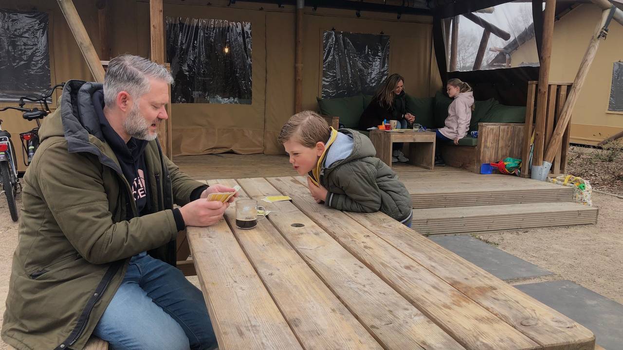 De paashaas heeft het druk op de Brabantse campings. 