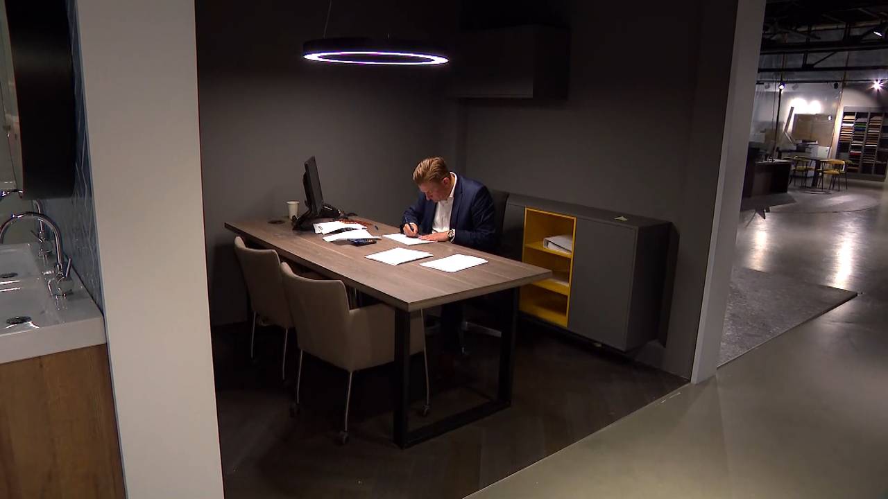 WEB_KEUKENS_TEKENEN OP PAPIER BIJ MANDEMAKERS.Copy.01.transfer