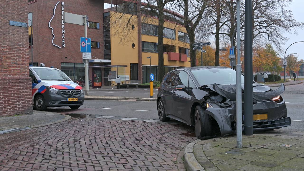 112-nieuws: man doodgeschoten in Breda • chauffeur vlucht na botsing.