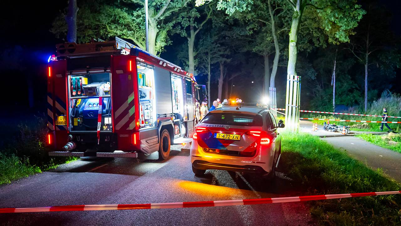 De Vinkelsestraat in Heesch werd na het ongeluk afgesloten (foto: Gabor Heeres/SQ Vision).