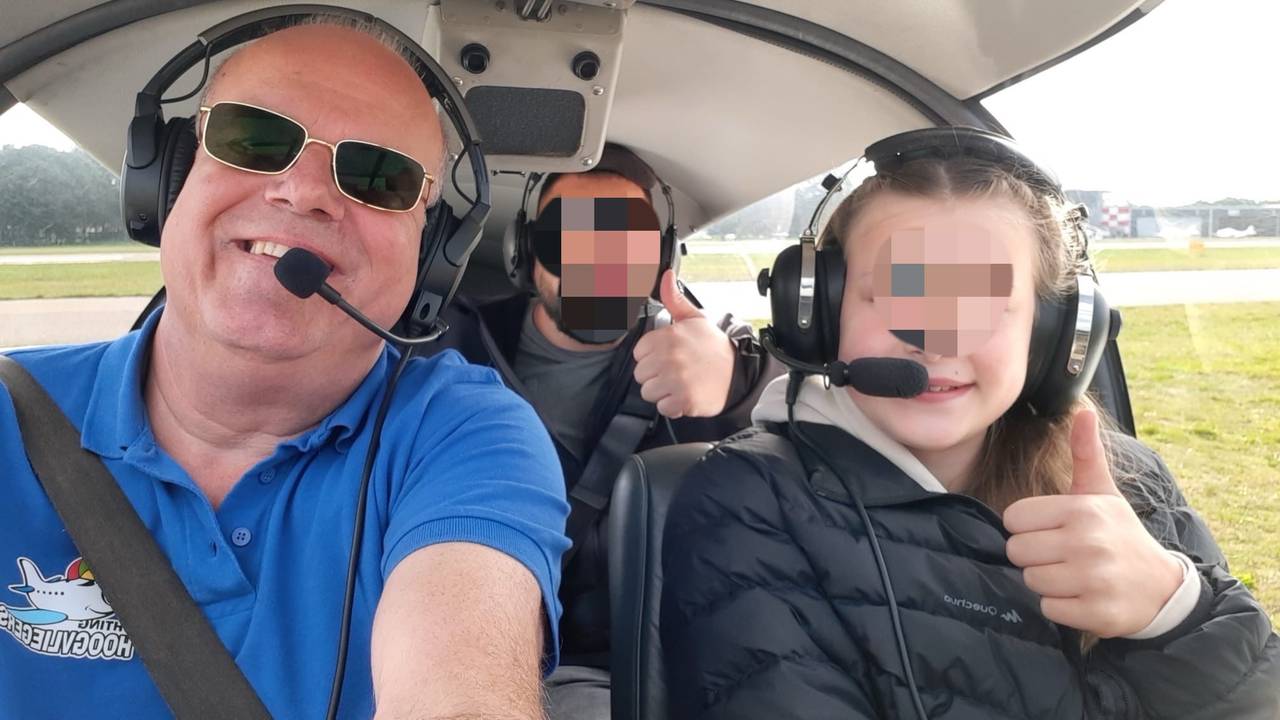 Jean-Paul Sablerolle met een van zijn hoogvliegers (vanwege privacy zijn gezichten onherkenbaar gemaakt)