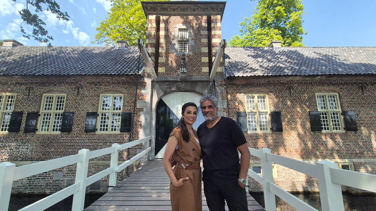Sterrenchef Soenil Bahadoer en Annu Bacho voor hun restaurant GEM in het Kasteel van Gemert (foto: Collin Beijk).