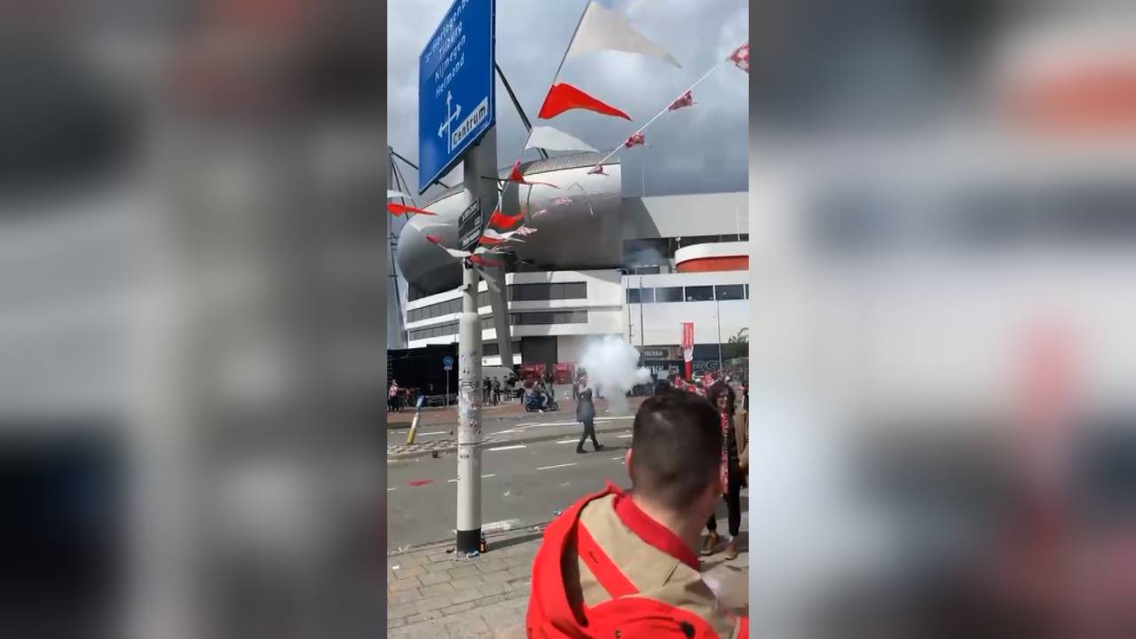 PSV Fan Loses Fingers in Fireworks Accident at Championship Game: Man Hospitalized