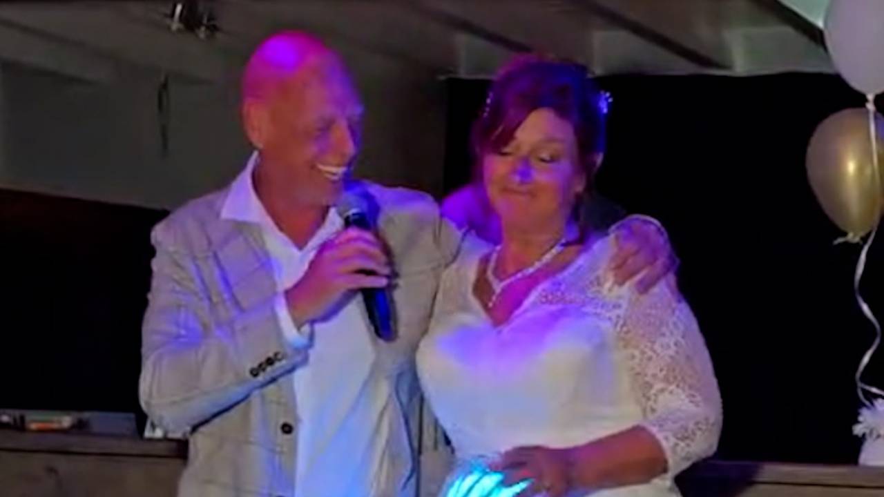 Jan Biggel is getrouwd met Helga. 