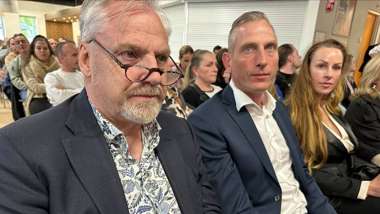 Woonwagenbewoners Bart en Leonie Hülters met advocaat Peter Schouten.