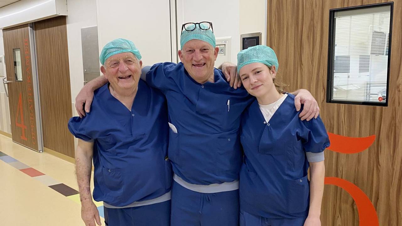 Harry, Johannes A. en Floortje Wegdam (Foto: Elkerliek Ziekenhuis).