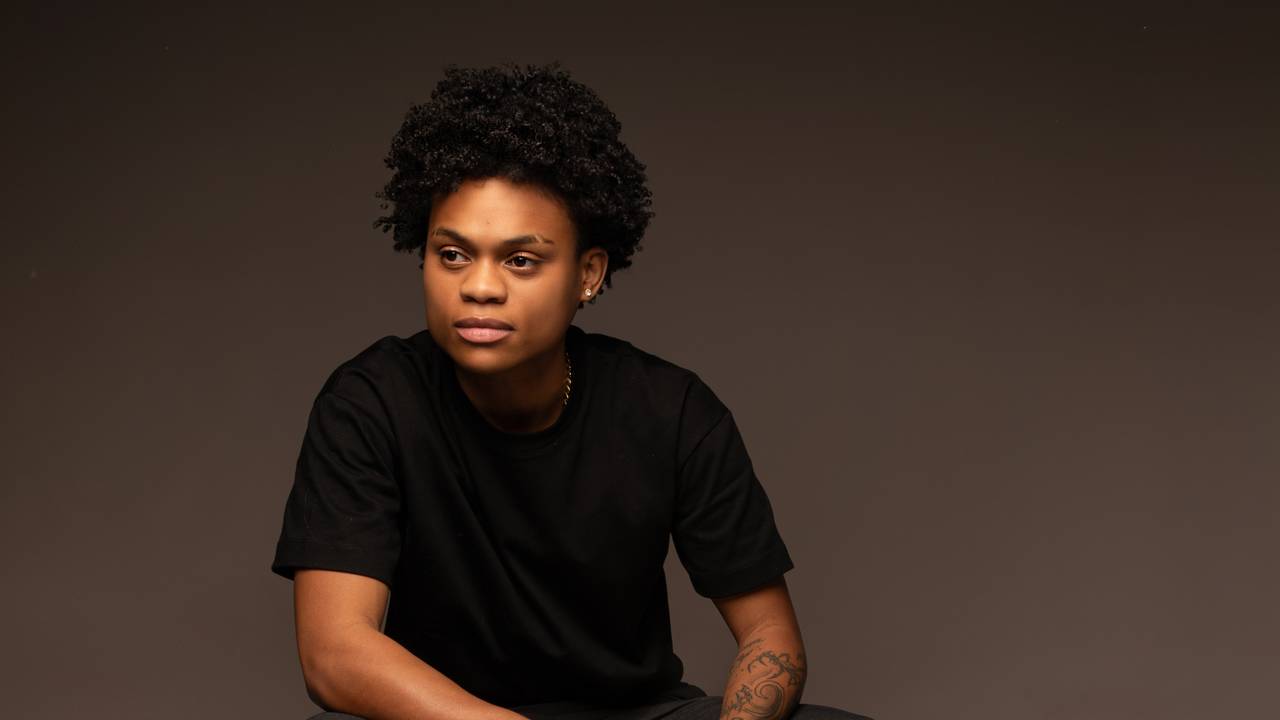 Jayla Shanice Opoku werd als kind slachtoffer van de toeslagenaffaire (foto: tarafotografie).