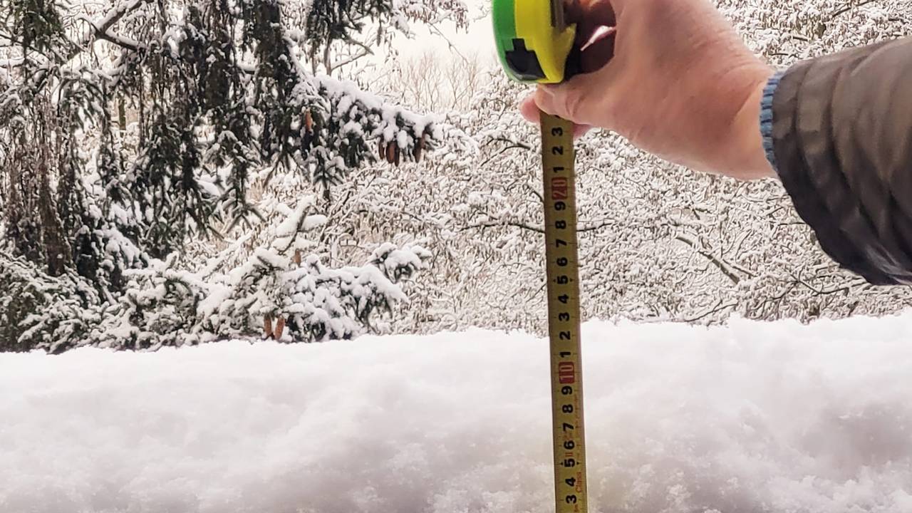 Meer dan 10 centimeter sneeuw in Geldrop (Foto: Shyamen Bollen)