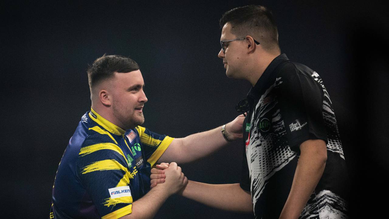 Gian van Veen was een makkelijke prooi voor Luke Littler in de finale van het WK Darts