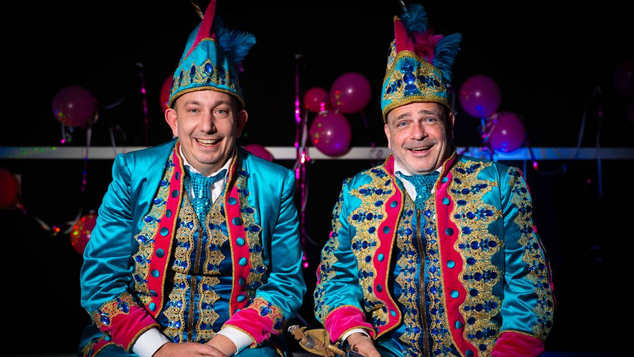 Lawineboy Addie is Prins Carnaval en tonprater Boy Jansen zijn adjudant (beeld: Omroep Brabant).