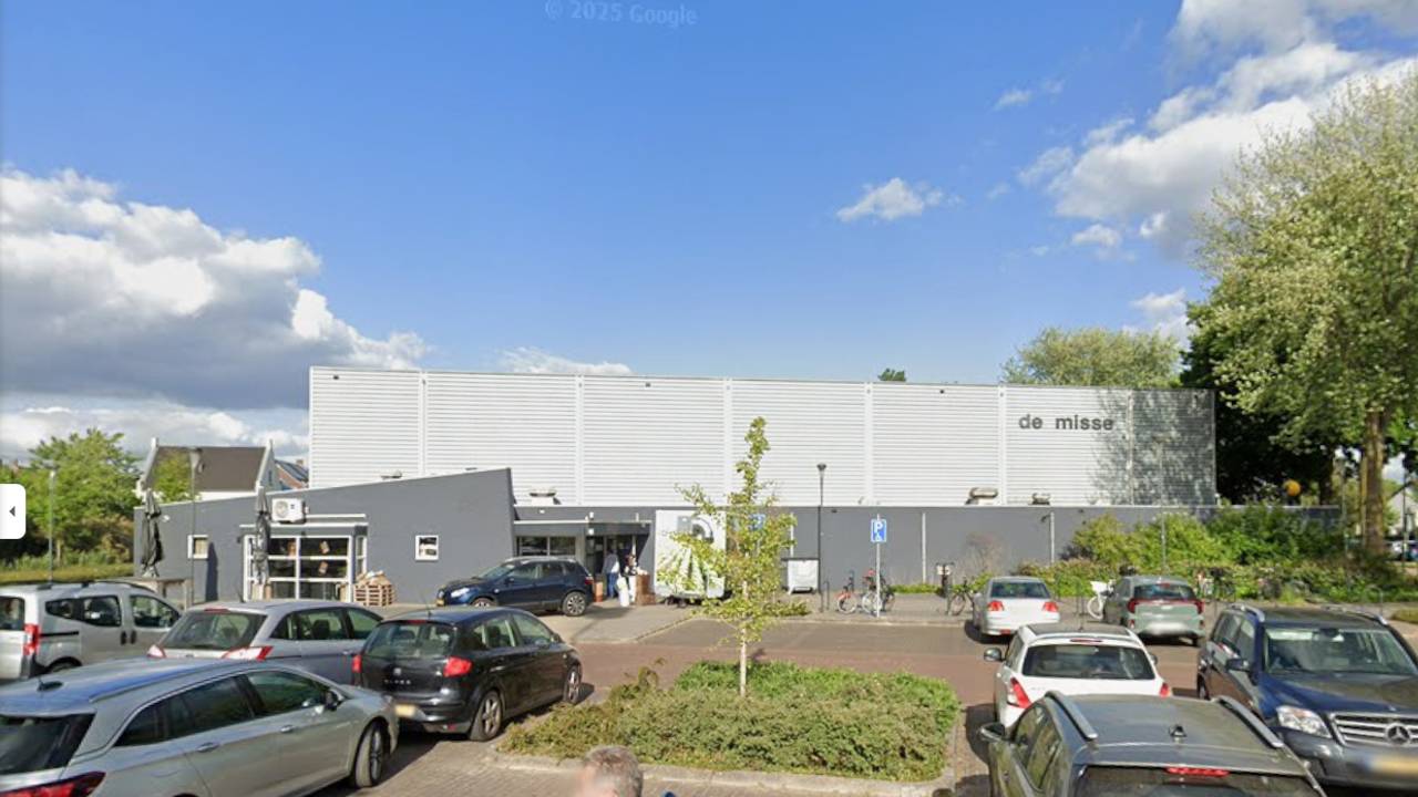 Sporters klagen over vieze en onveilige sporthallen: gemeente komt met maatregelen (foto: Google Streetview).