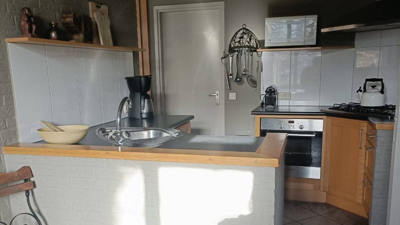 Foto's van een van de vakantiehuisjes die de vrouw zogenaamd verhuurd (foto: gedupeerden).