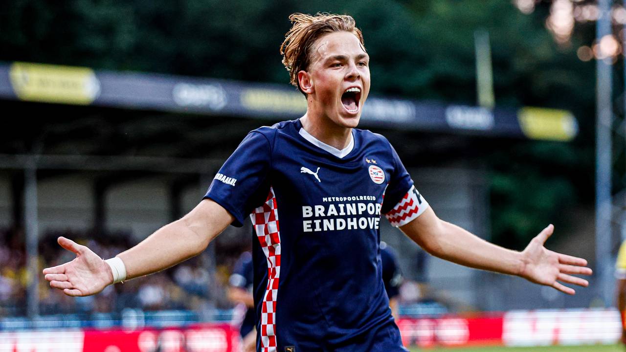 Robin van Duiven was op schot voor Jong PSV (foto: OrangePictures). 