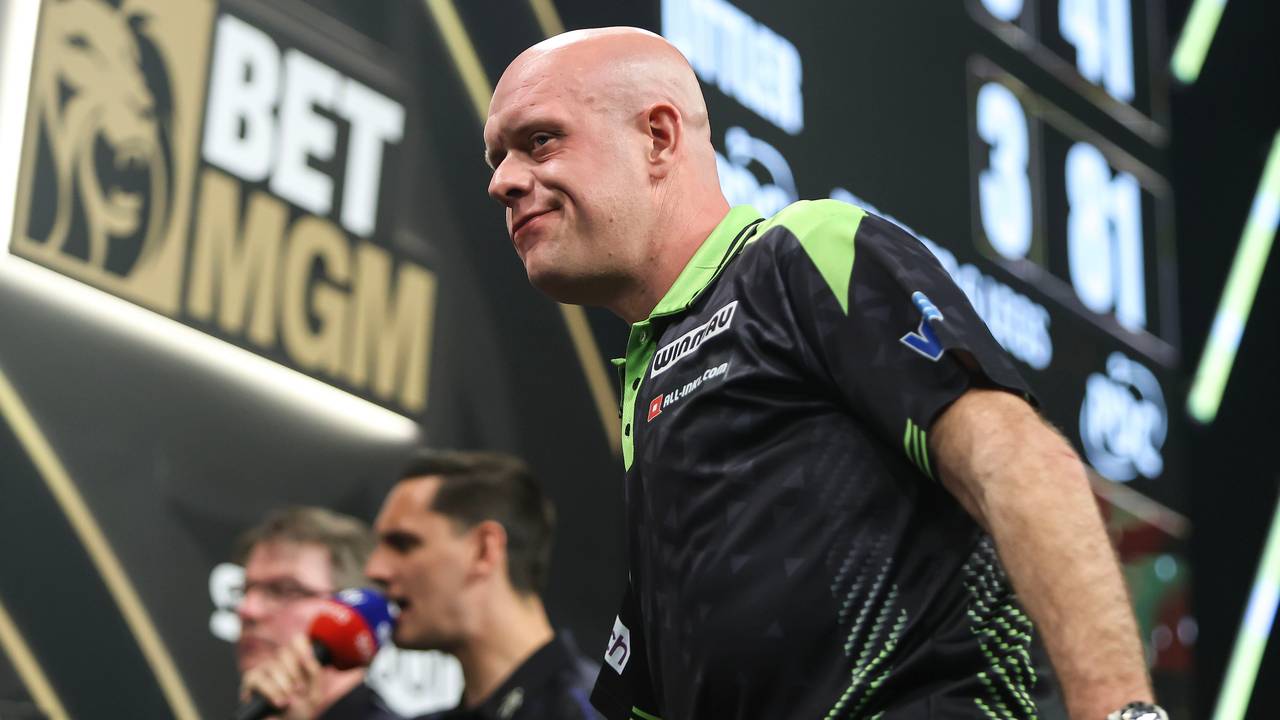 Michael van Gerwen speelde sterk tegen Luke Littler, maar ging toch onderuit (foto: PDC).