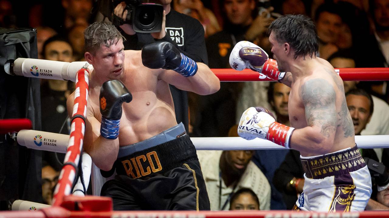 Rico Verhoeven in actie tegen de ongeslagen wereldkampioen Oleksandr Usyk (foto: ANP 2026/Koen van Weel).