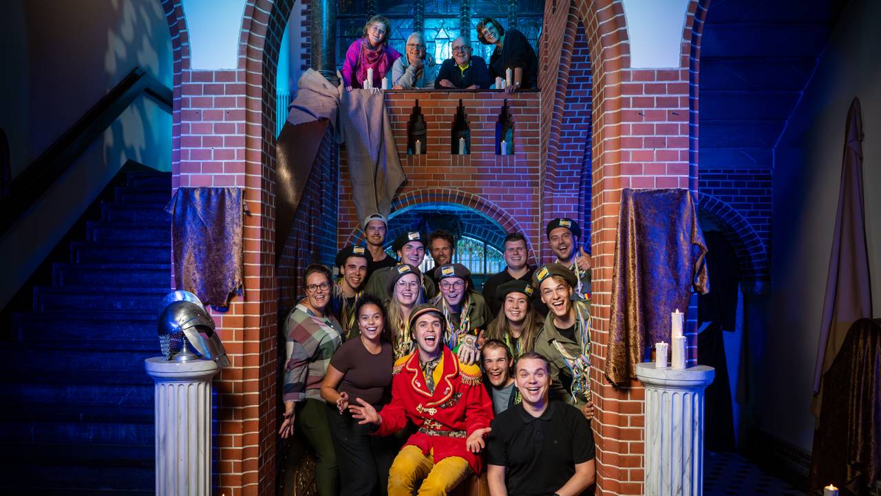 Joris kreeg veel hulp van vrienden en familie (Foto: Sacha Loppies)