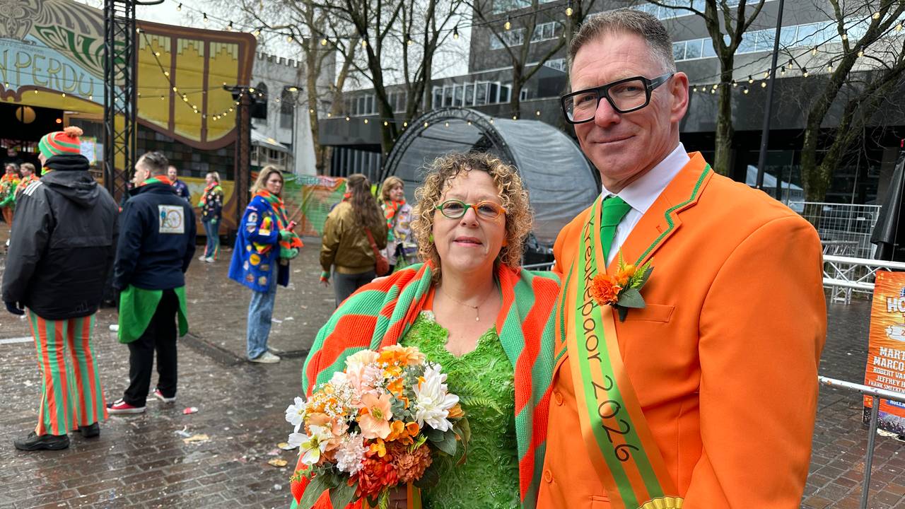 Ward en Wies zetten als Kruikenpaar een traditie opnieuw voort (foto: Floortje Steigenga / Omroep Brabant).