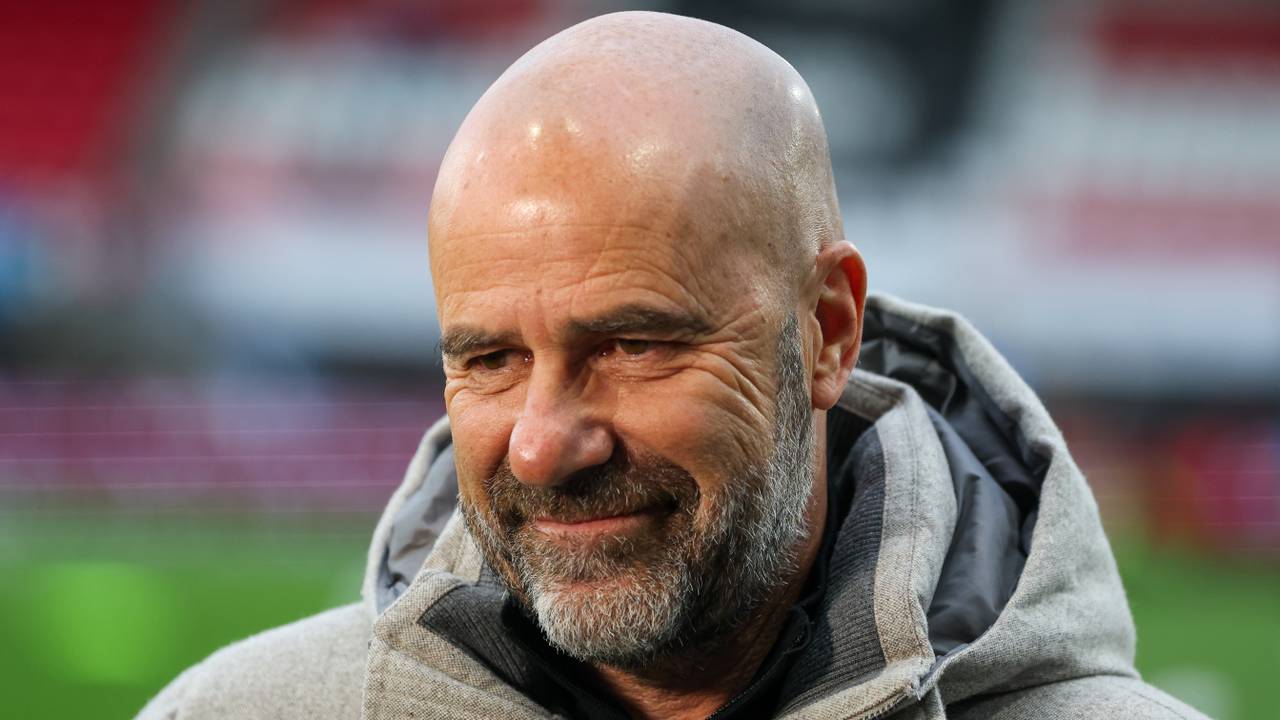 Peter Bosz is klaar voor het vertrek naar Ibiza (foto: OrangePictures)