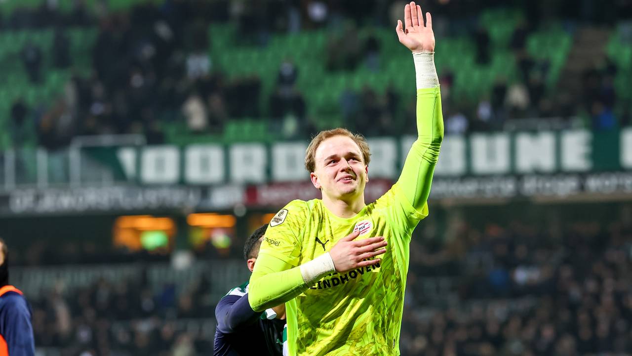 Het was een bijzondere zondag voor PSV-doelman Niek Schiks (foto: Orange Pictures). 