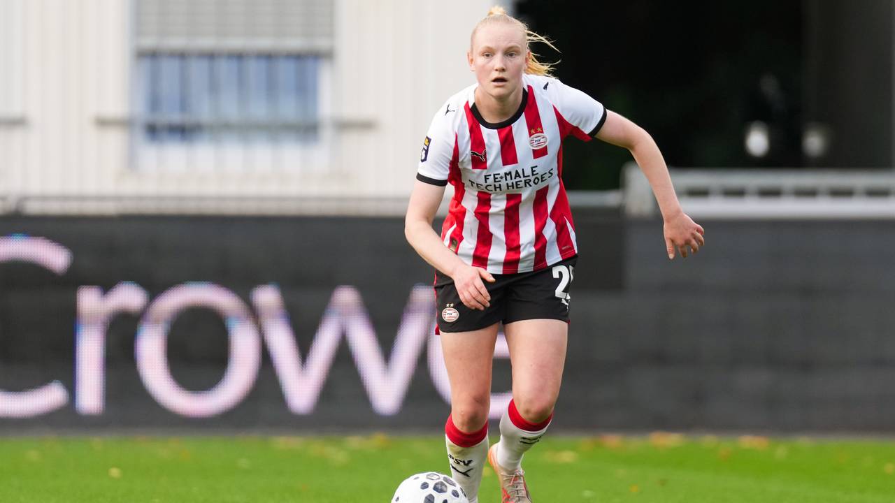 Emma Frijns, verdediger van PSV (foto: Joris Verwijst/Orange Pictures).
