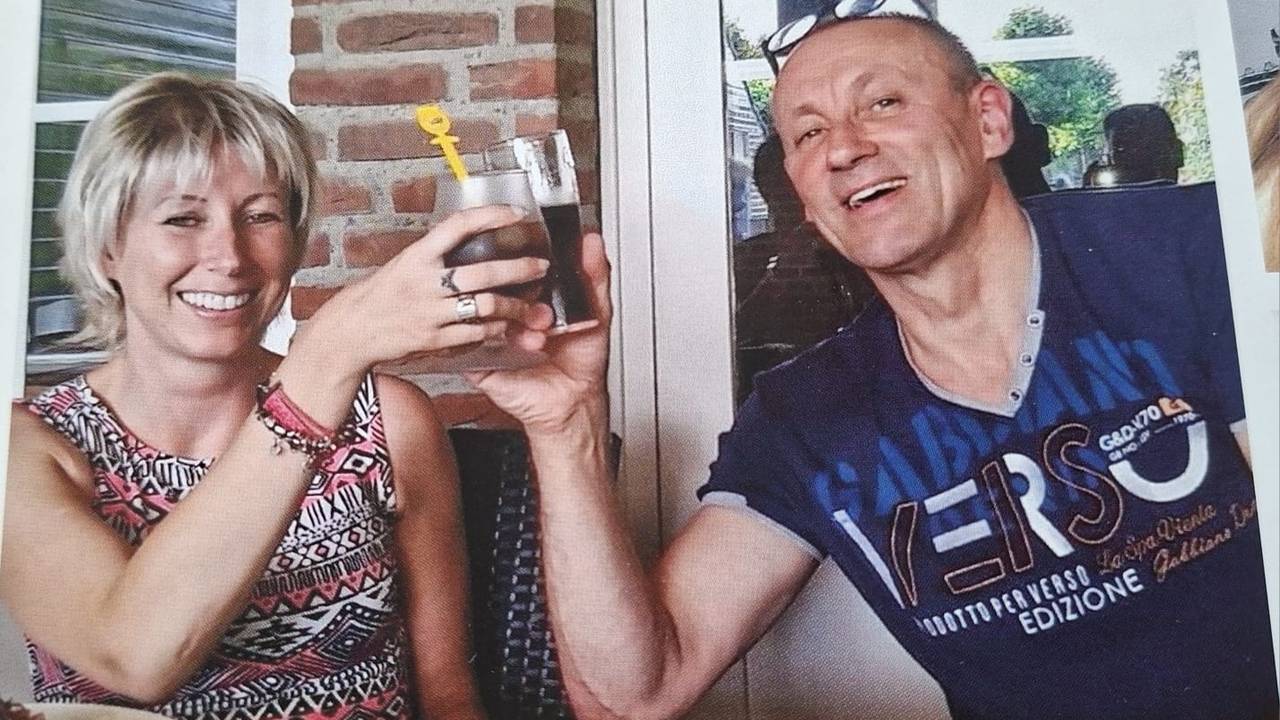 Kim en Jan van Kessel proosten op het leven (privéfoto).