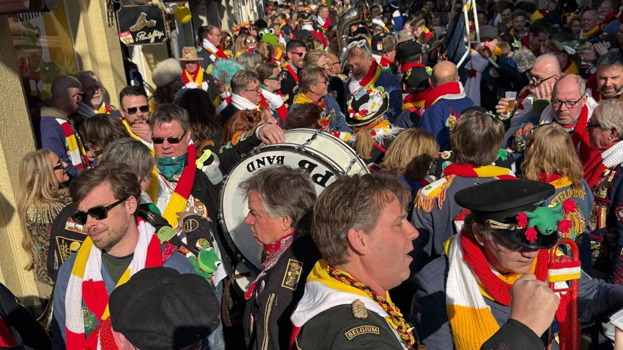 Oeteldonk kaapt Amsterdam