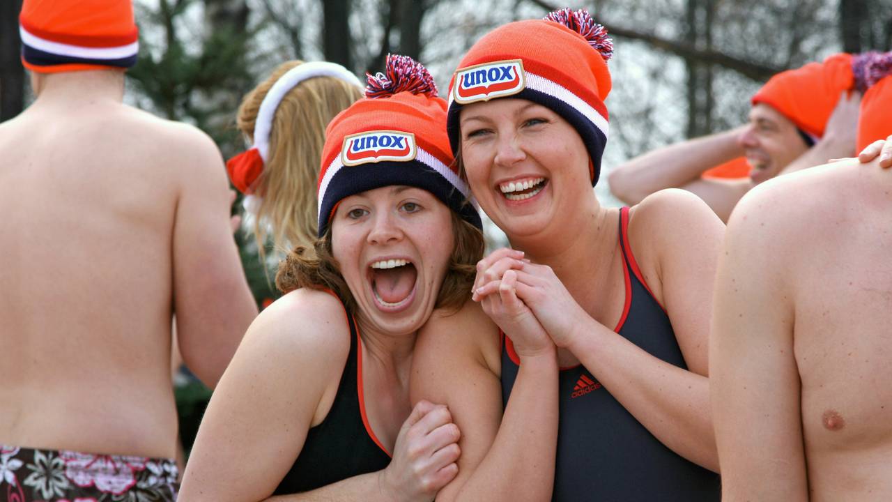 Tijdens een eerdere Nieuwjaarsduik in Den Bosch (Archieffoto)