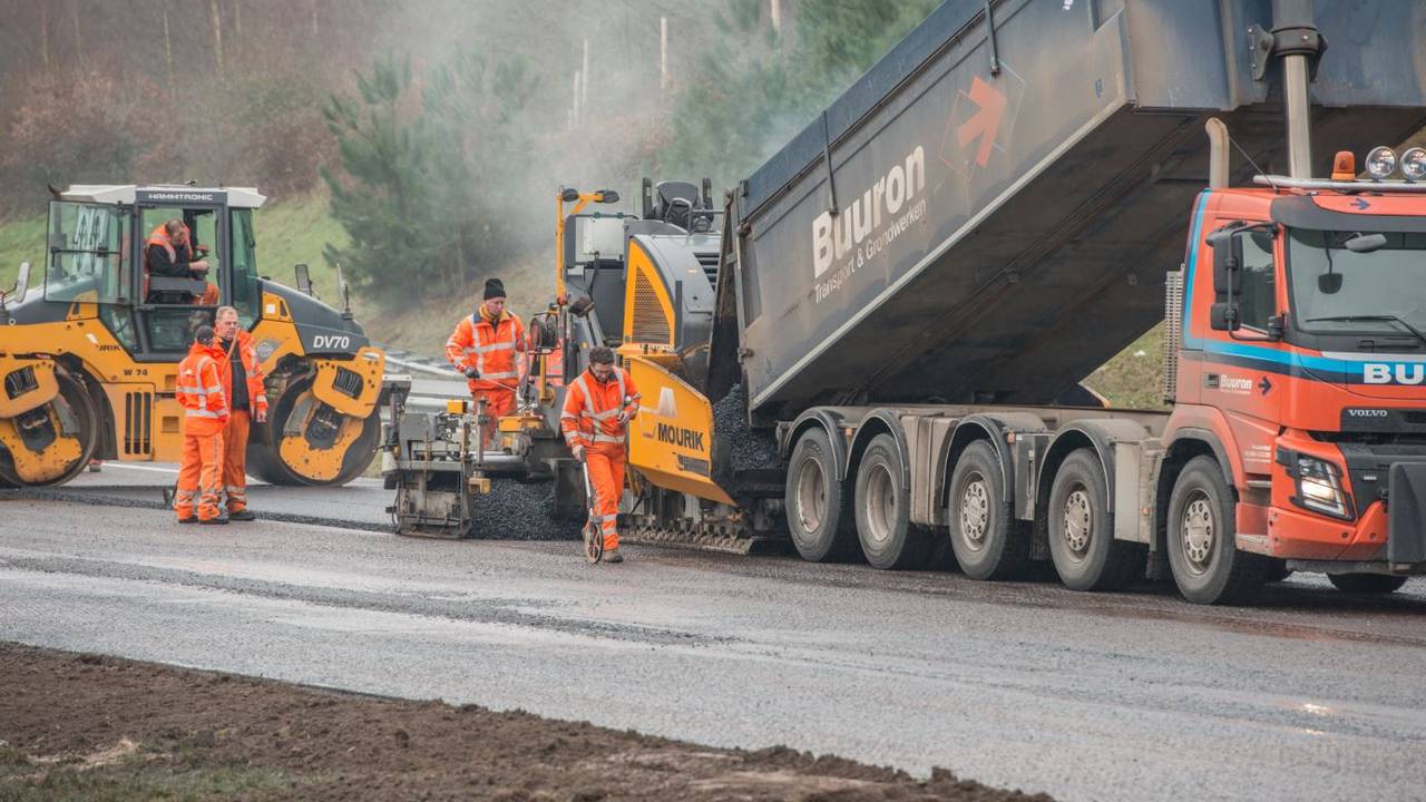 De A73 is donderdagavond dicht voor een spoedreparatie. (Foto: Remco Weterings /Ginopress)