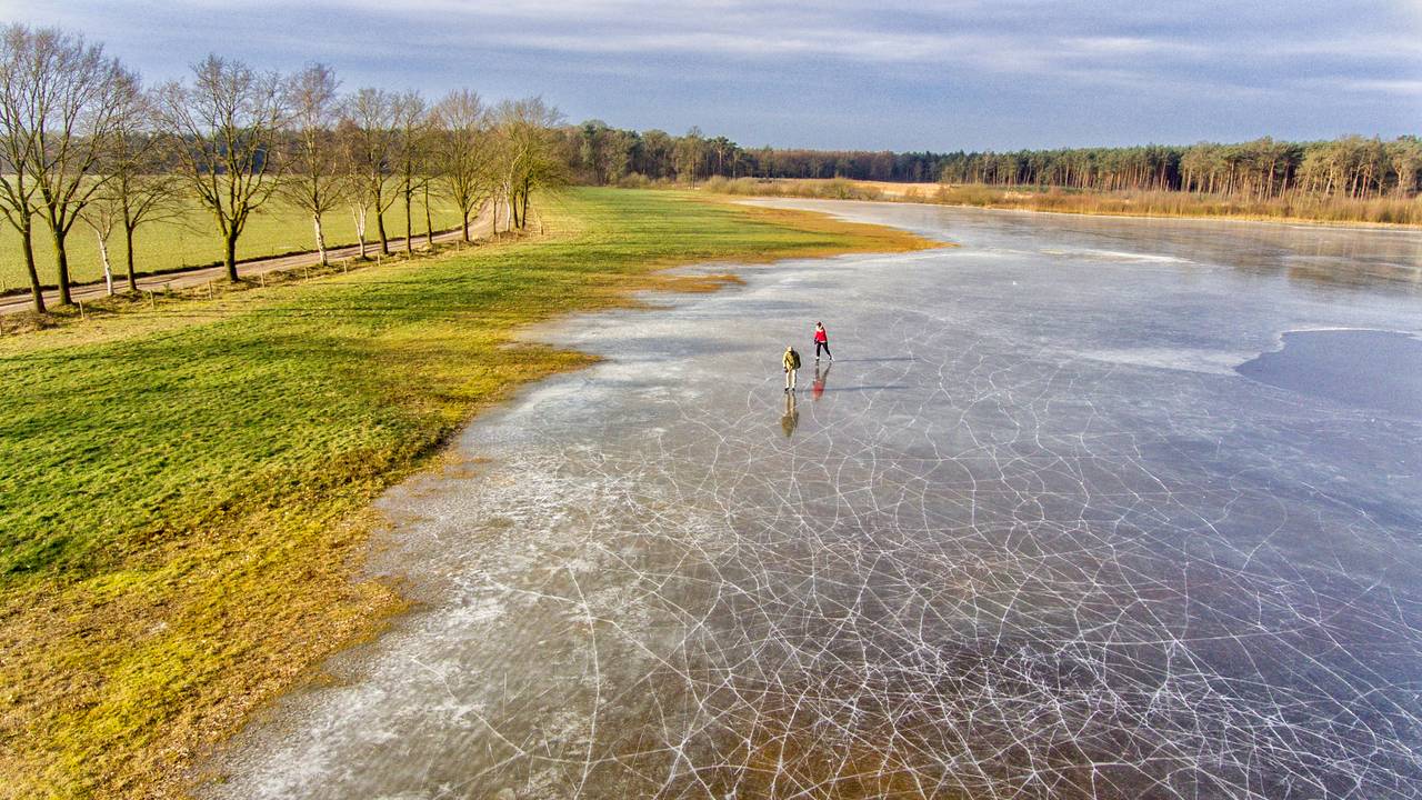Schaatsen op het Nestven in Hilvarenbeek (Foto: Toby de Kort)