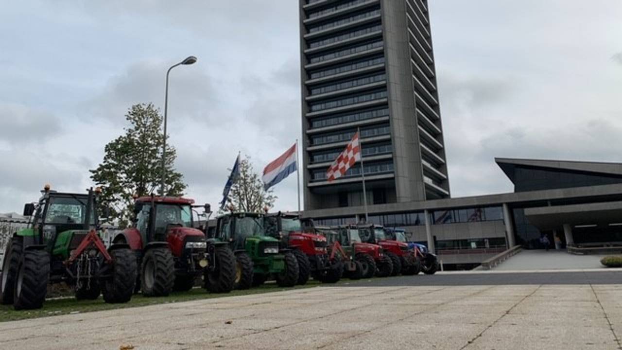 Tractoren voor het provinciehuis in Den Bosch in 2017.