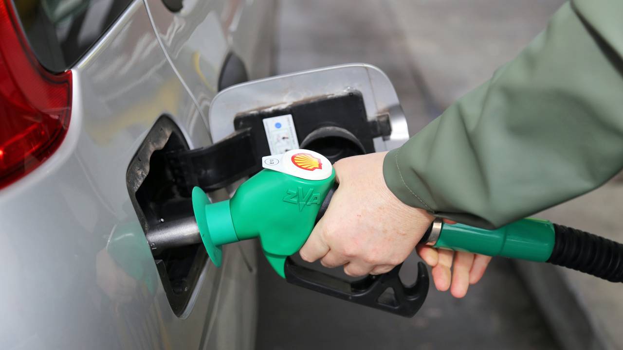 Tanken (Archieffoto: Karin Kamp).