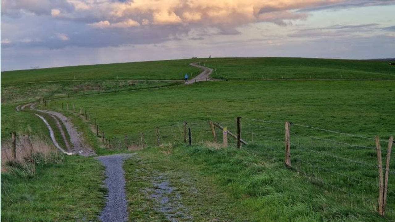 Hier op de Vlagheide wordt het theaterstuk opgevoerd (foto: Aart van Bolhuis).