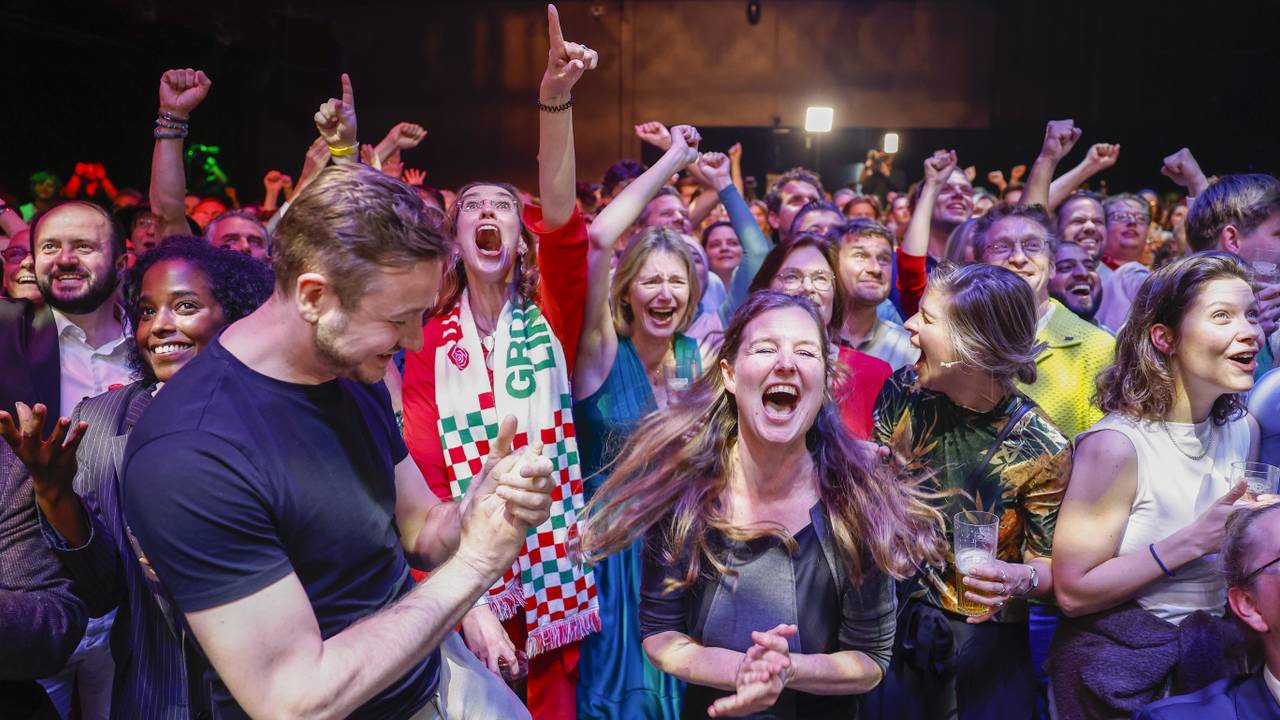 Gejuich bij GroenLinks/PvdA bij het bekendmaken van de exitpoll (foto ANP)