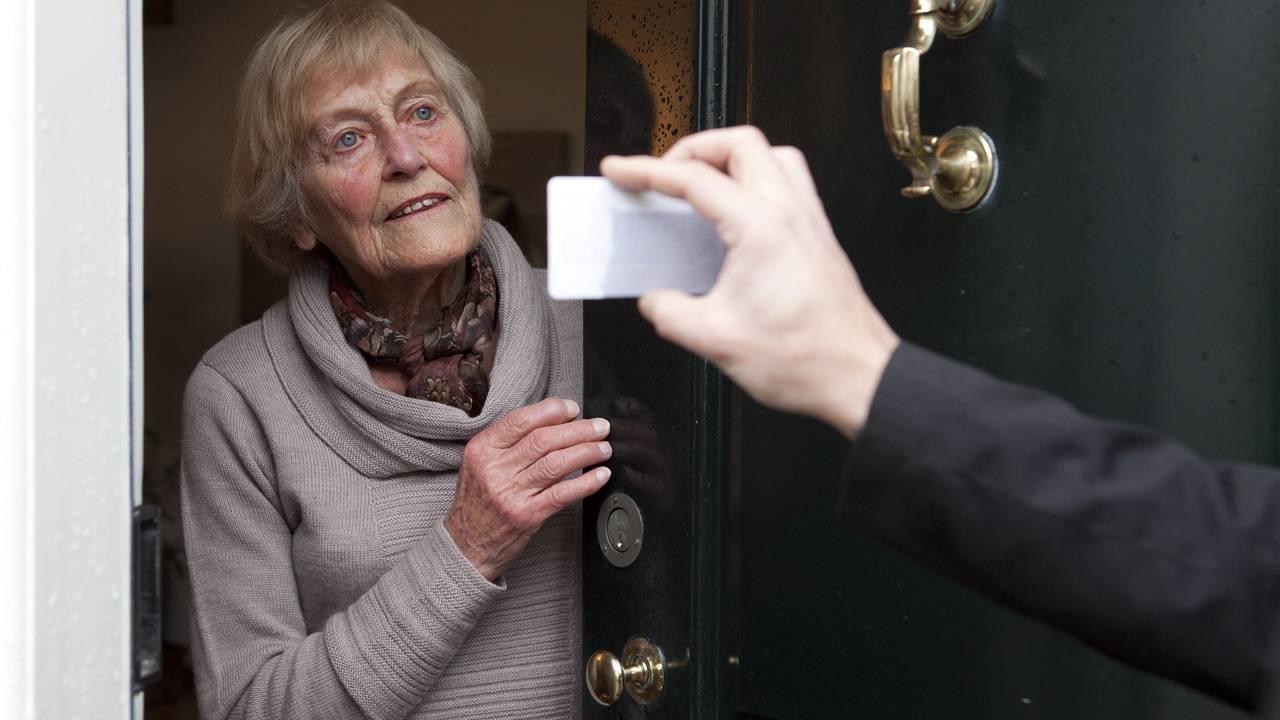 Nepbankmedewerker op heterdaad gepakt als hij geld wil ontfutselen in Best